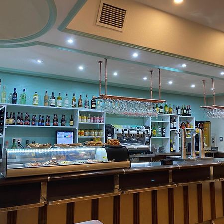 Hostal-Restaurante Posada Del Duque Villalbilla de Burgos Luaran gambar