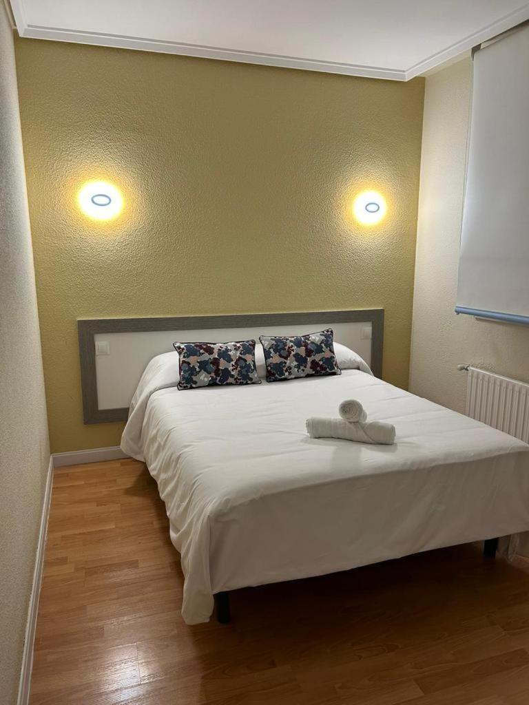 Hostal-Restaurante Posada Del Duque Villalbilla de Burgos Luaran gambar